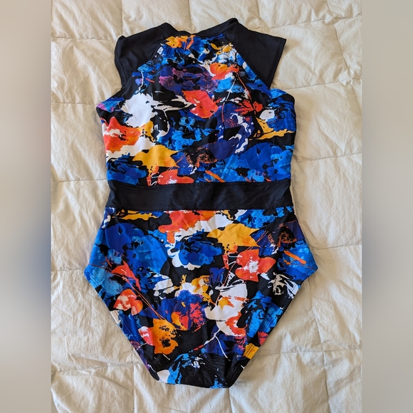 Funky One Piece Swimsuit - Picture 4 of 6